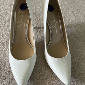 NWOT Jessica Simpson ivory 8-1/2 heels